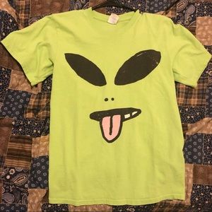 Green alien tee. Small